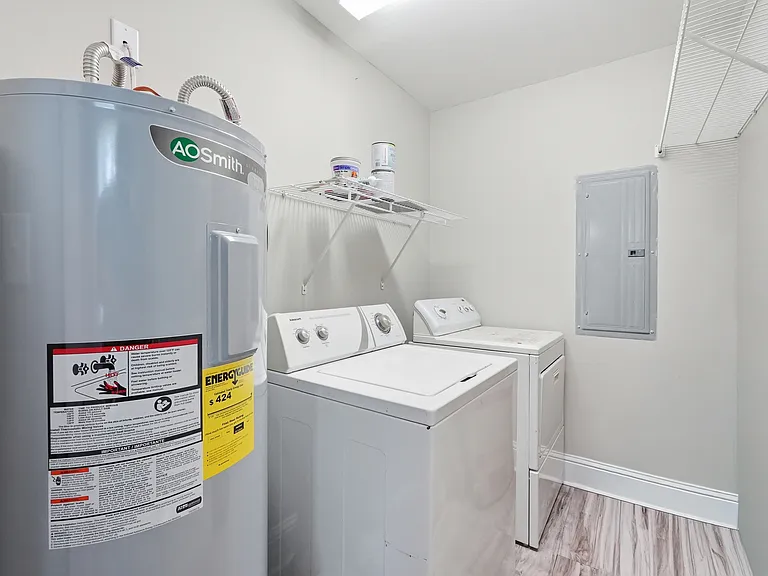 254 E Iris Ln — Photo 18
