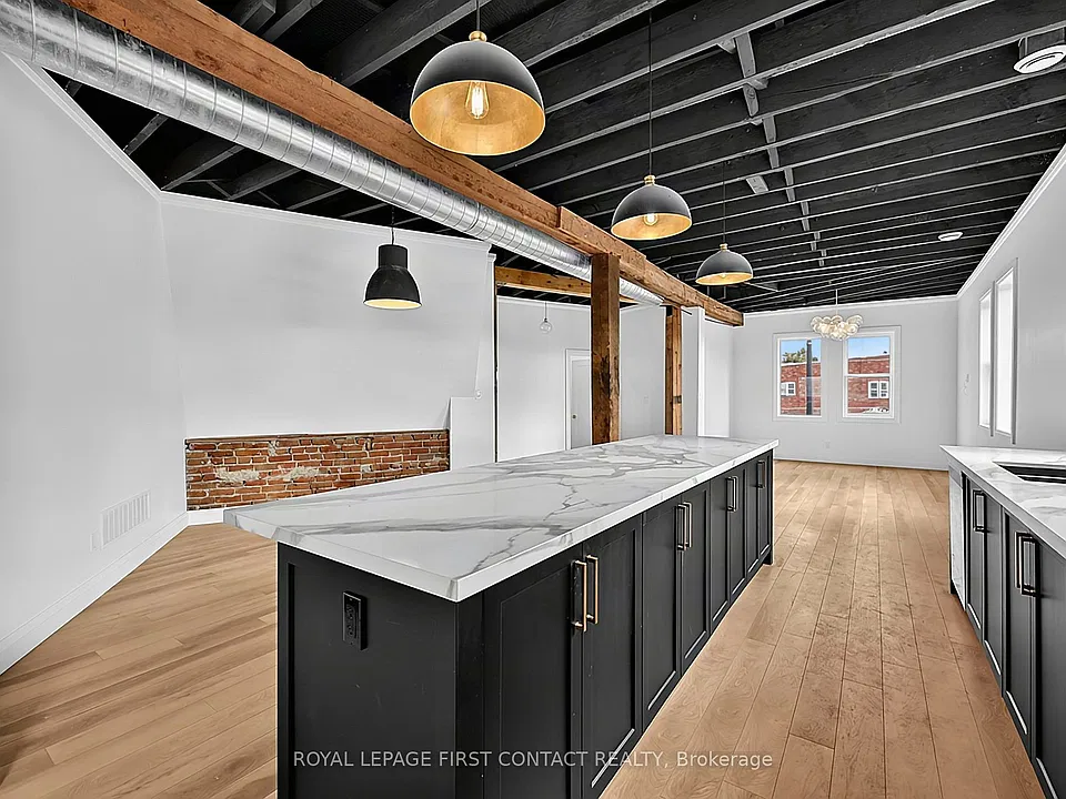 87 Main St #PENTHOUSE