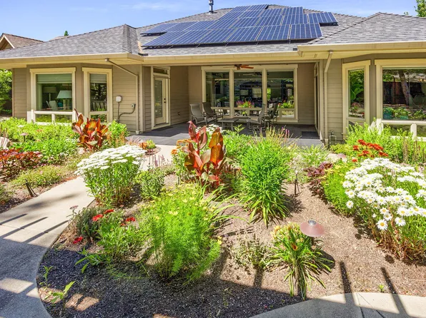 2370 Blue Sky Ln, Ashland, OR 97520