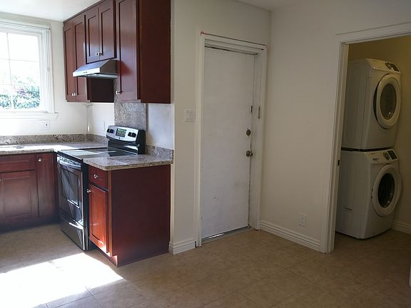 4th image of 439 N Claremont St