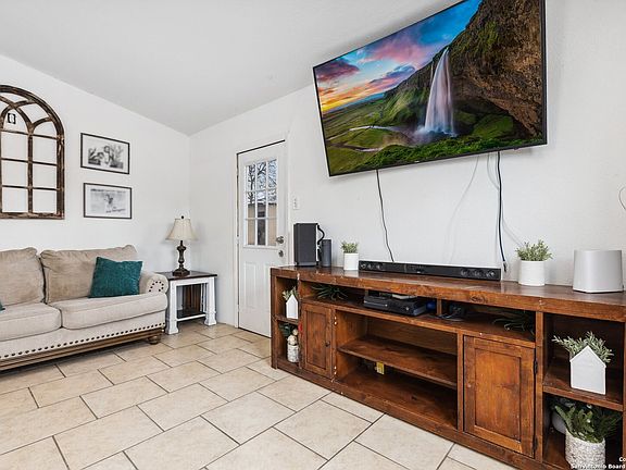 5th image of 6162 APPLE VALLEY DR