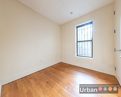 4th image of 1108 De Kalb Ave #2R