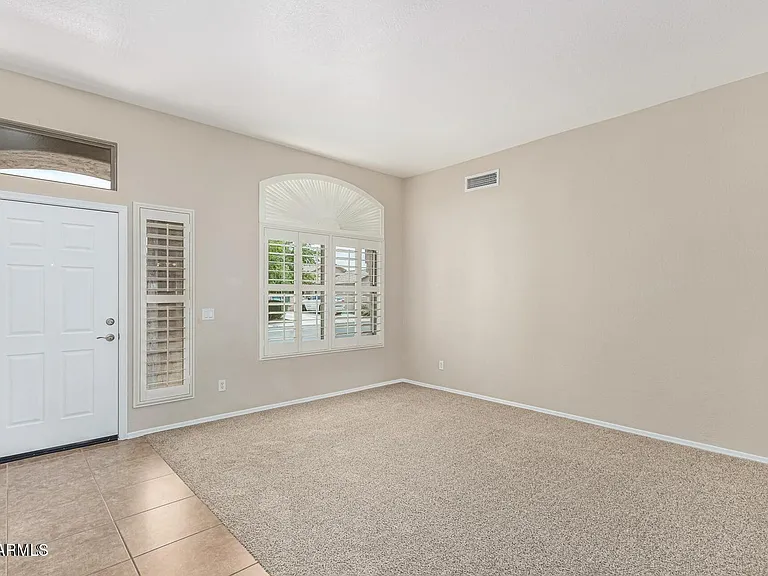 410 E Kent Ave — Photo 3