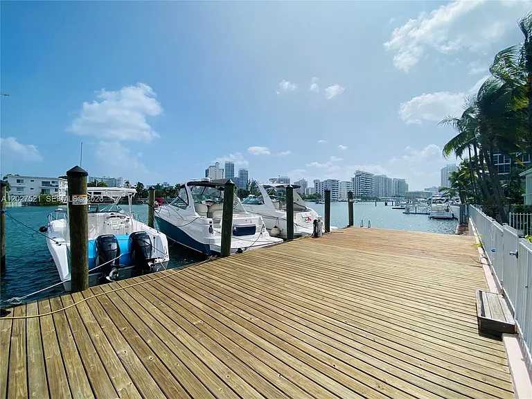 6881 Bay Dr #11 — Photo 20