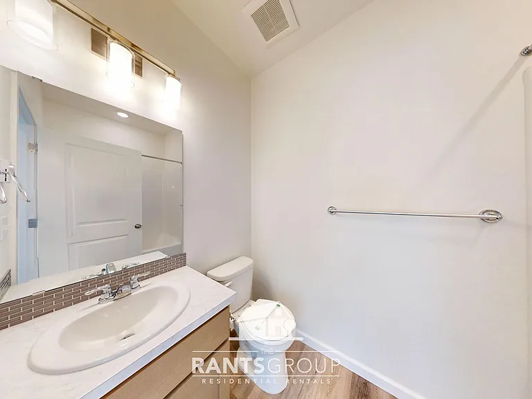 1653 Starlight Ln SW — Photo 37