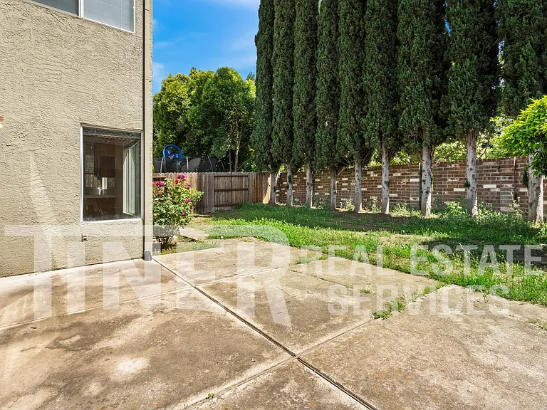6931 Romanzo Way — Photo 24