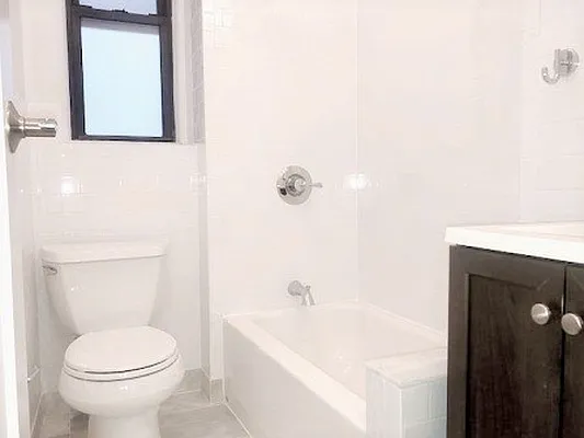 Rented by City Connections Realty | media 18