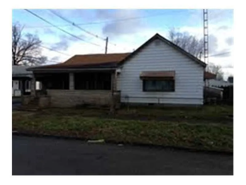 718 N Willow St photo 1