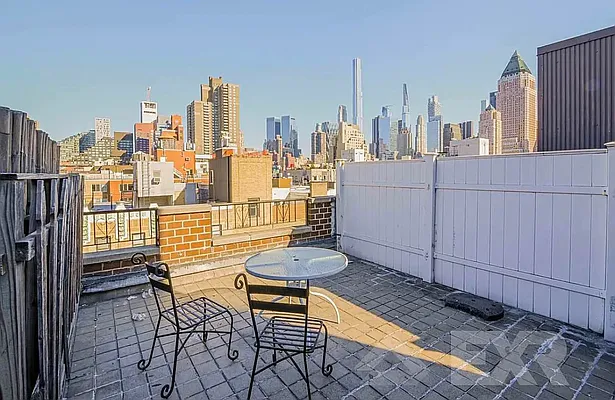 Rented by EXR | media 13