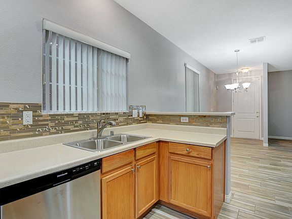 4th image of 4015 Sparrow Rock St