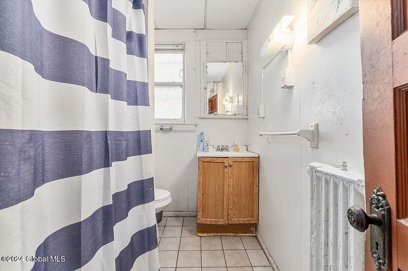 5th image of 155 Ontario Street