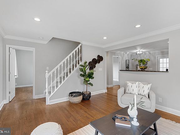 3rd image of 13818 Hanover Pike