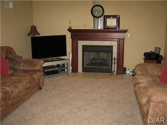 5th image of 1169 Dewalt Dr