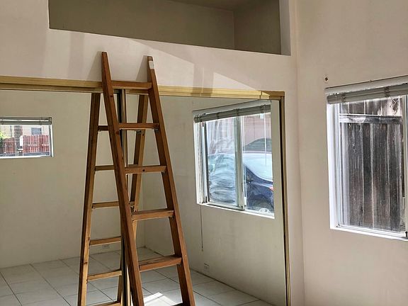 5th image of 4647 Saratoga Ave