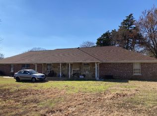 515 McCraw Ln, Denison, TX 75021