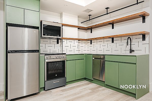 1st image of 1510 Gates Ave #410