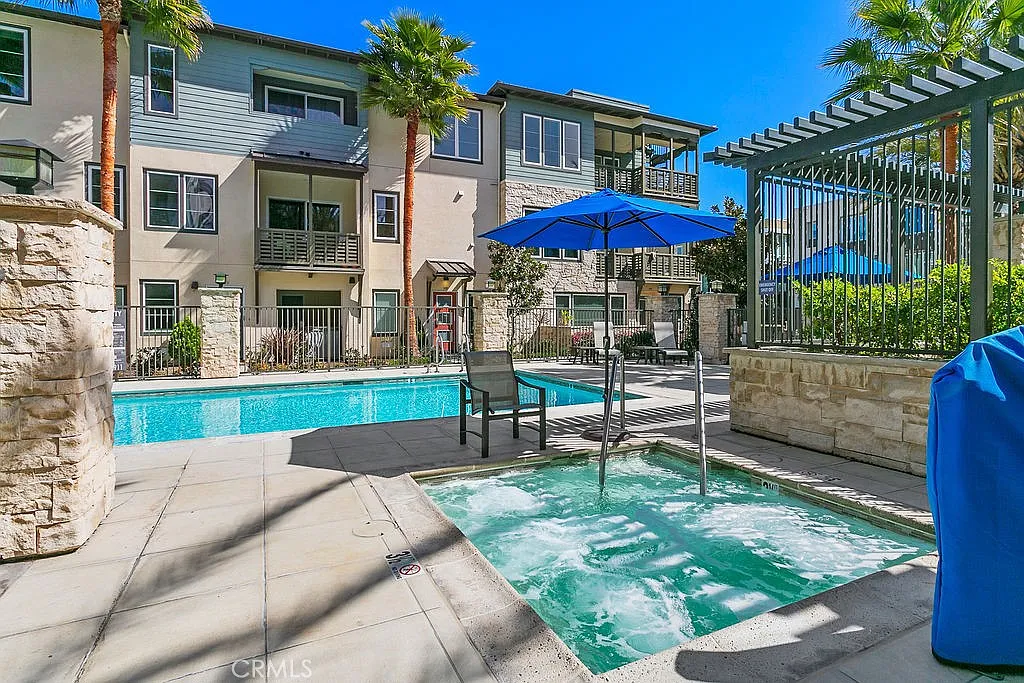 2 bed, 2.5 bath, 1506 sqft, $5,395 — Photo 3