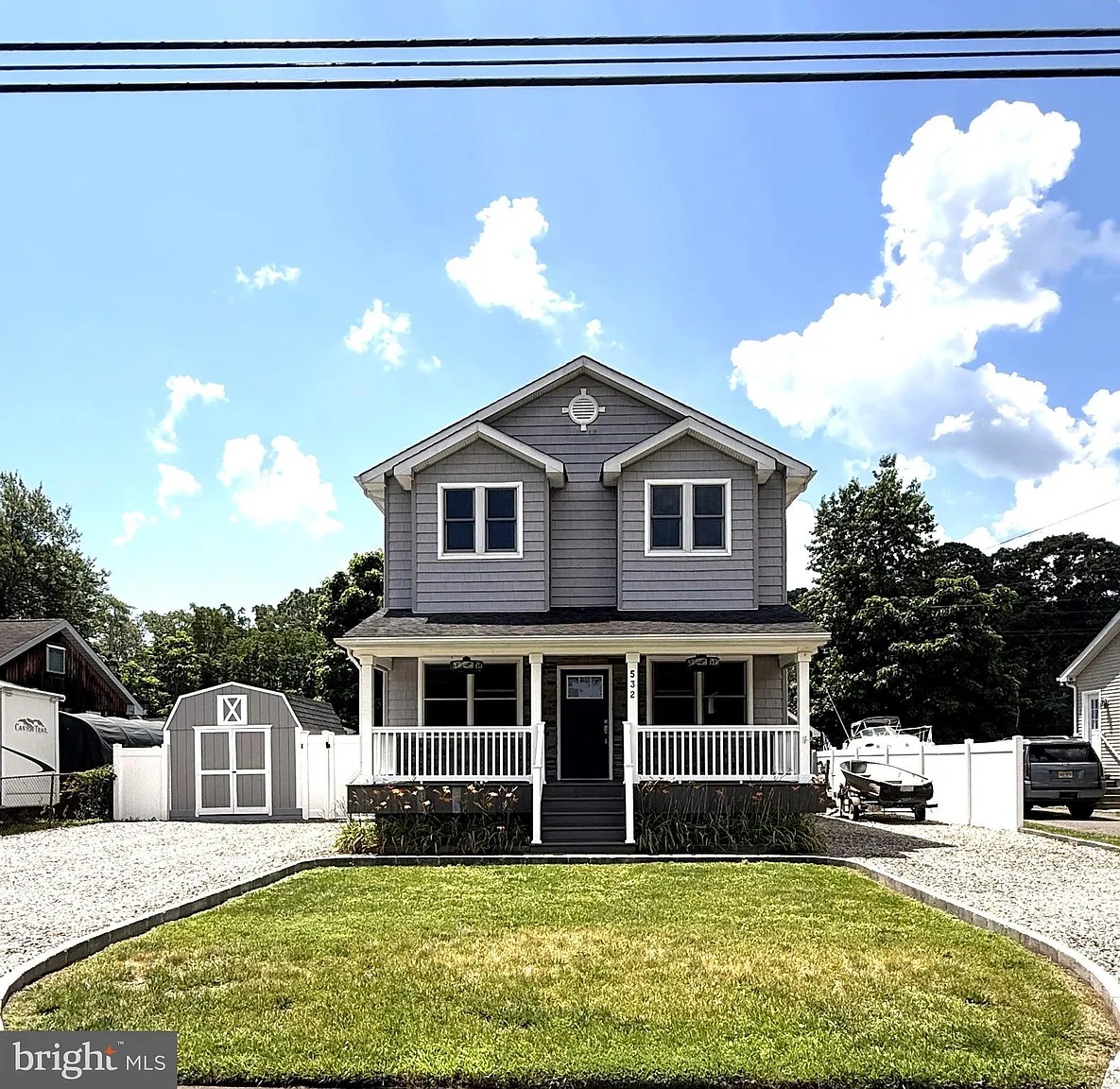 532 E Arverne Ave photo 1