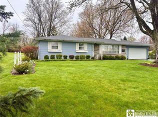 2 Sunset Dr, Fredonia, NY 14063