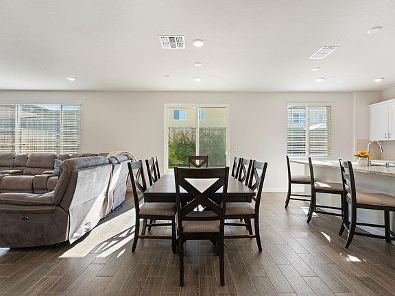 3rd image of 2031 Wildflower Dr