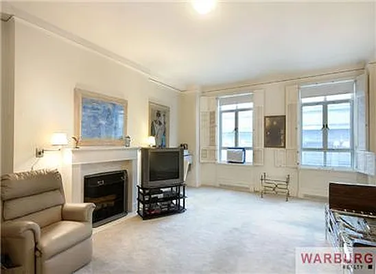 Sold by Warburg | media 4