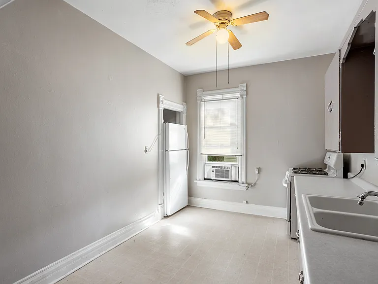 1303 Waugoo Ave #UPPER — Photo 2