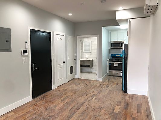 5th image of 2513 Wallace Ave #1F