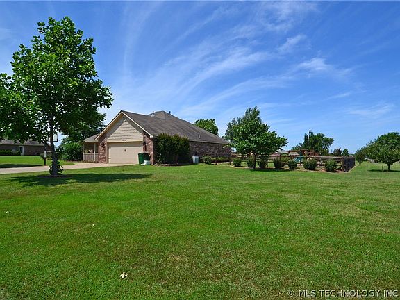 2nd image of 9554 S 259th East Ave