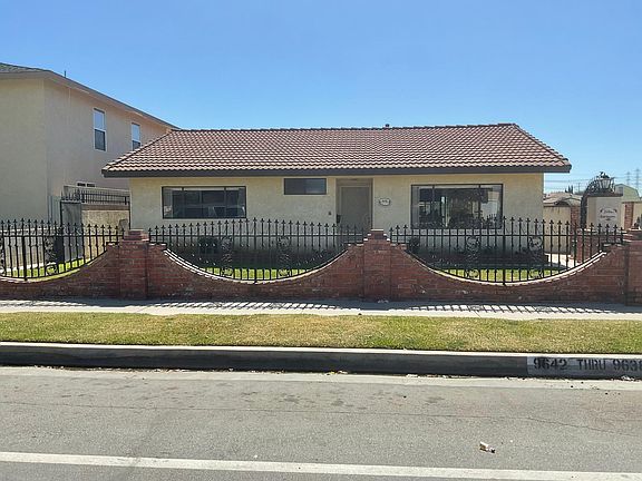 2nd image of 9638 Ramona St