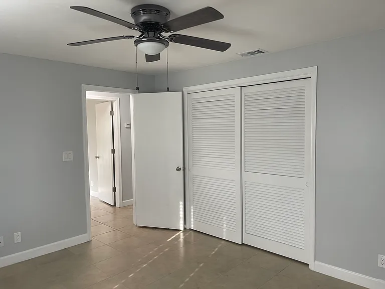 2051 Cove Ln — Photo 5