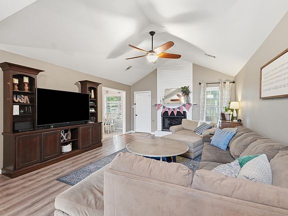 5th image of 1025 Knights Dr