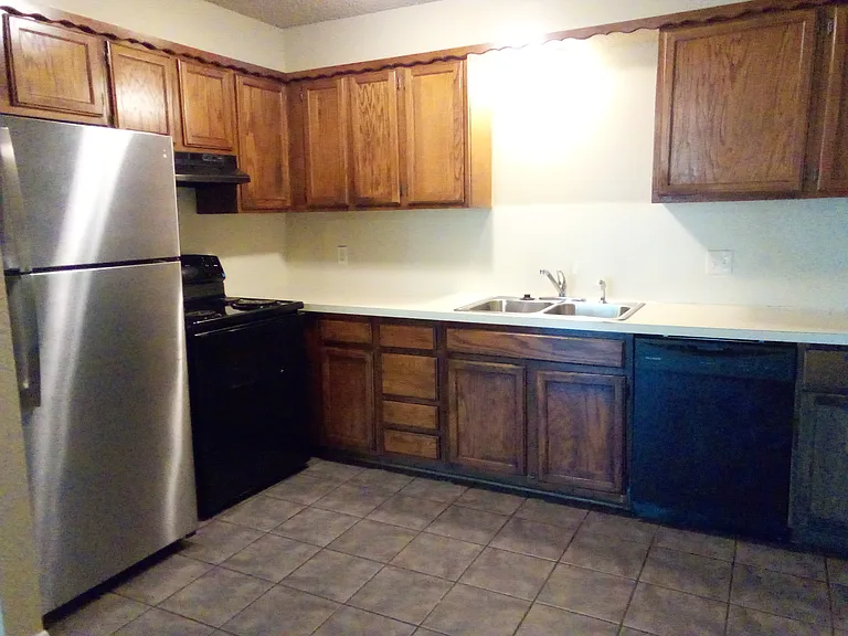 8744 N Rockwell Dr — Photo 20