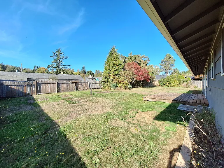 5867 Madrona Dr — Photo 22