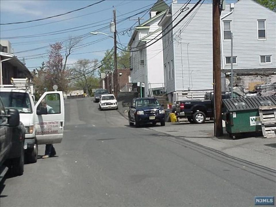 2nd image of 168 Sedore Ave
