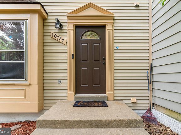 2nd image of 10727 Brice Ct