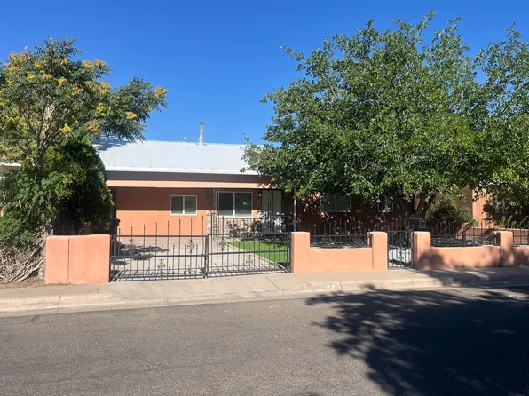 347 62nd St NW, Albuquerque, NM 87105
