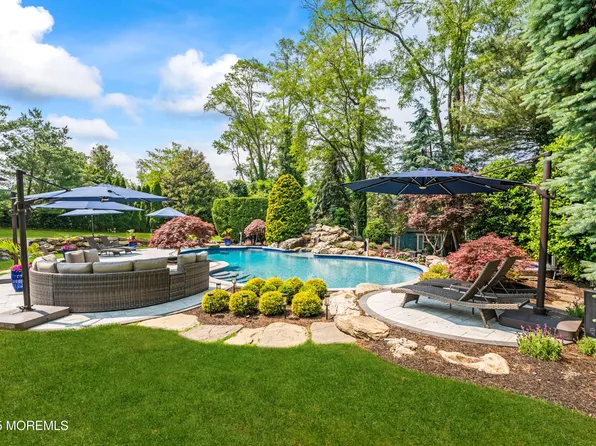 25 Muncy Dr, West Long Branch, NJ 07764
