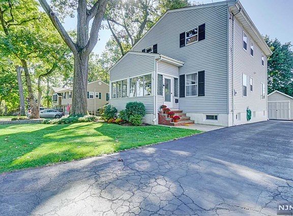 3rd image of 146 Payne Ave
