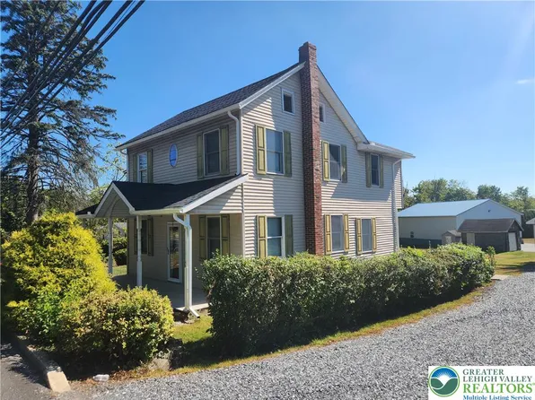 4587 W Mountain View Dr, Walnutport, PA 18088