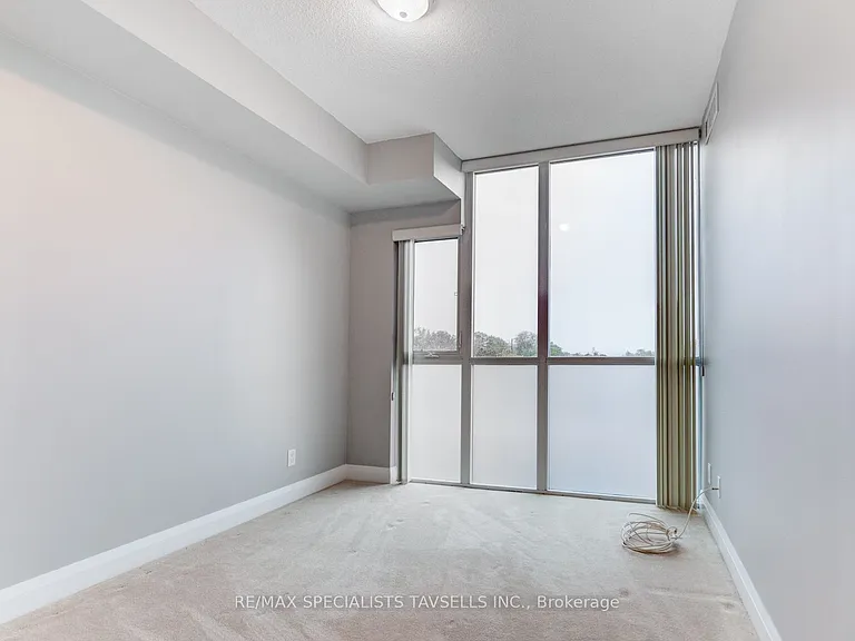 1 Hurontario St #304 — Photo 17