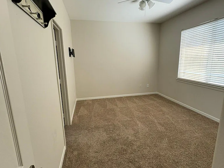 bedroom 2 unfurnished (current color)