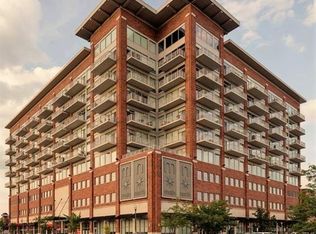 350 N Main St #811, Royal Oak, MI 48067