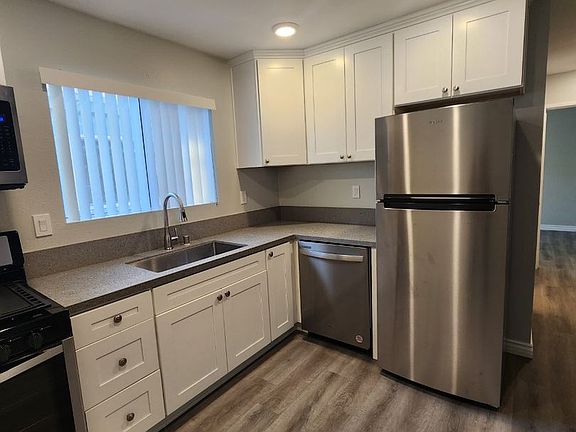 2nd image of 4678 Ohio St Unit 6