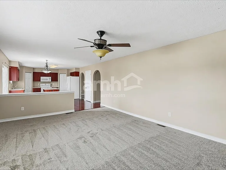 838 Avalon Dr — Photo 8