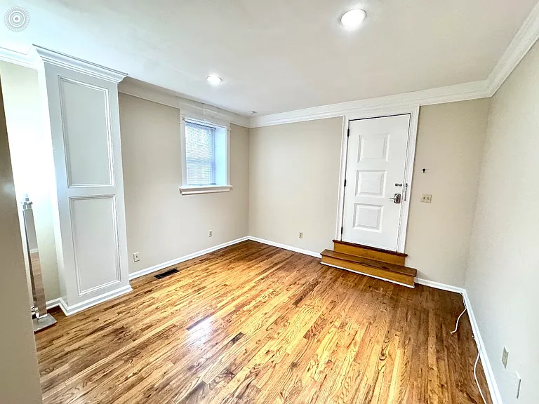 585 Chapel St #1 — Photo 6