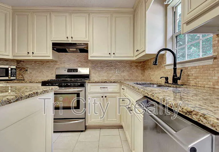 49 Montrose Ln — Photo 38