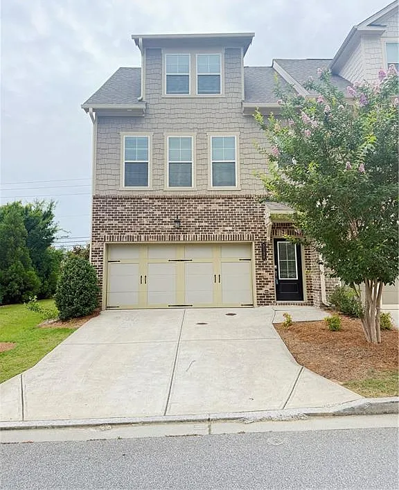 2838 Village Park Bnd