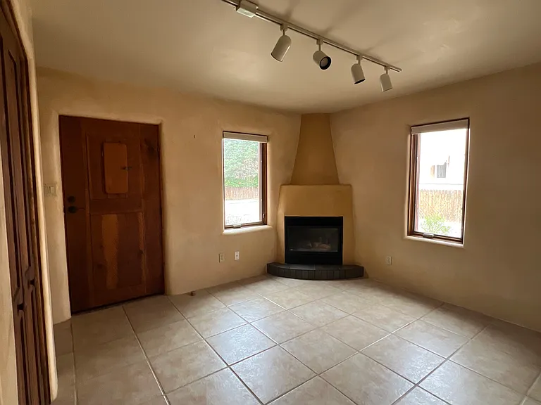 818 W Manhattan Ave #B — Photo 9