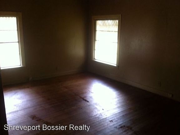 5th image of 3028 Essex St
