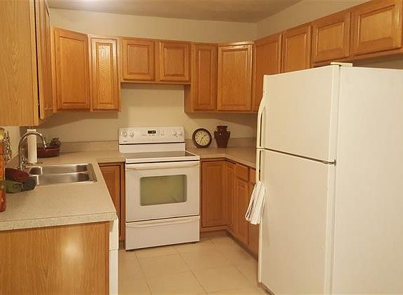 4th image of 2513 Benedict Ave